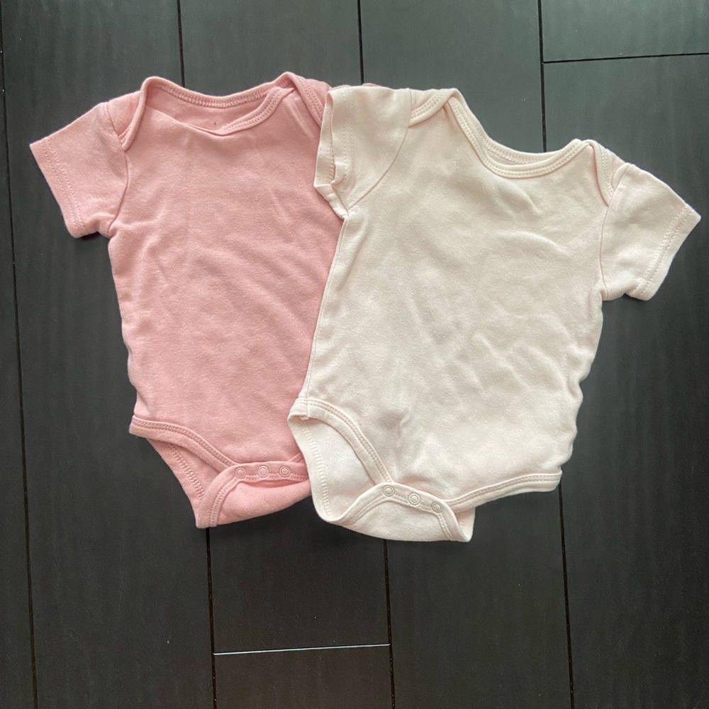 Chick pea 2 pack solid pink baby girl onesies set size 6-9M EUC